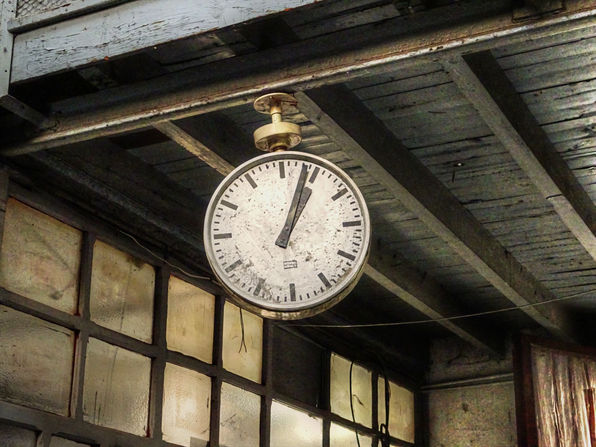Сделай часы на станции ярче. Часы на станции. Часы старые на станции. Часы на вокзале советские. Часики на станции.